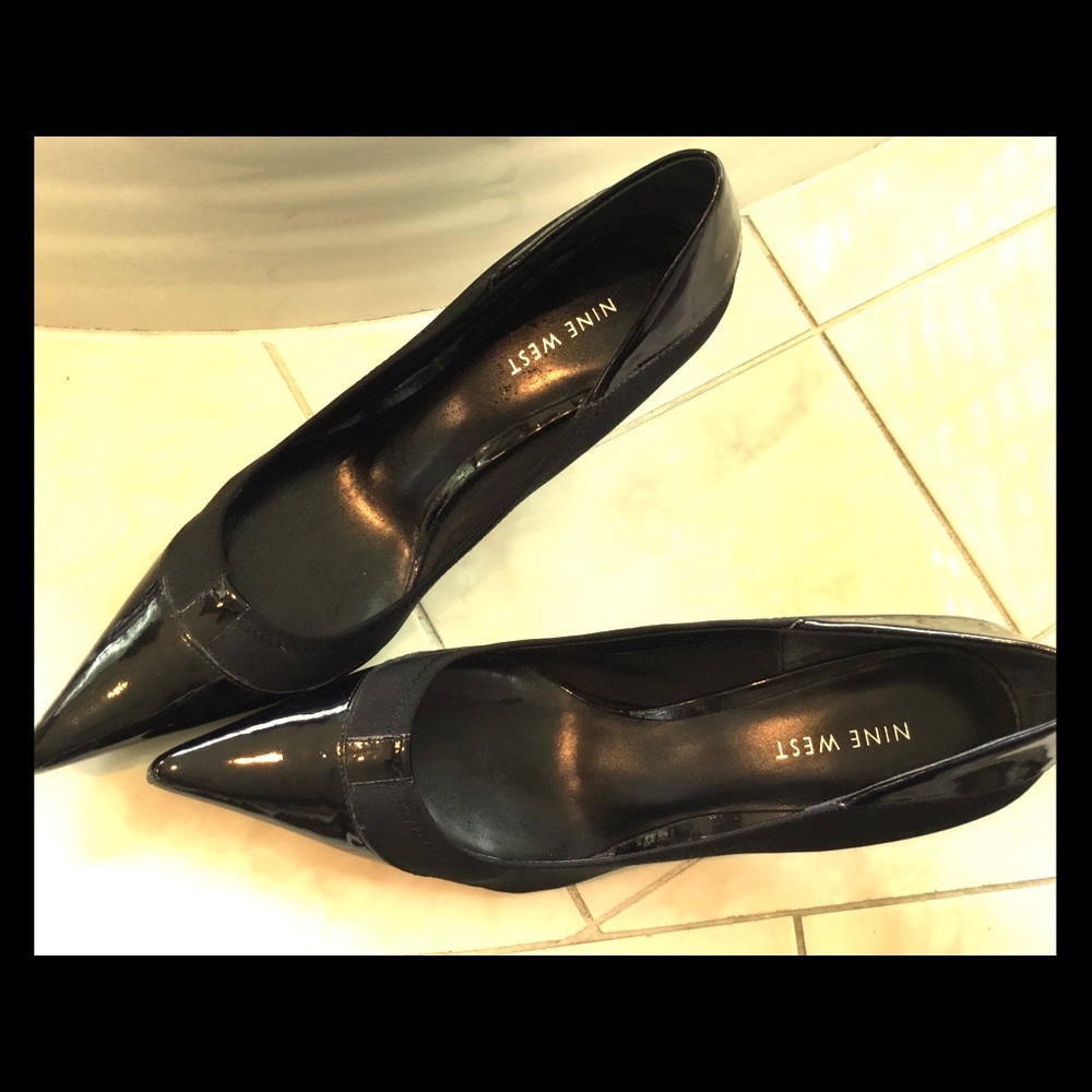 Nine west black pointy toes high heel